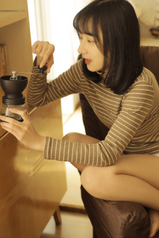 漂亮人妻被维修工侵犯的后果